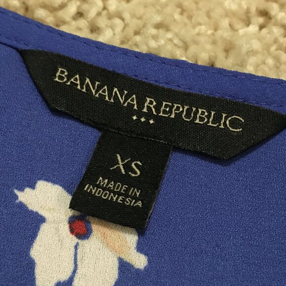 Banana Republic Blue Floral Tie Wrap Top - Picture 7 of 13